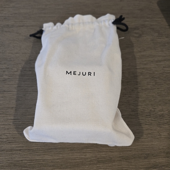 Mejuri Sculptural Hoops gold - Picture 6 of 7